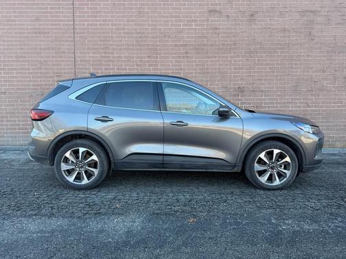 2024 Ford Escape Platinum