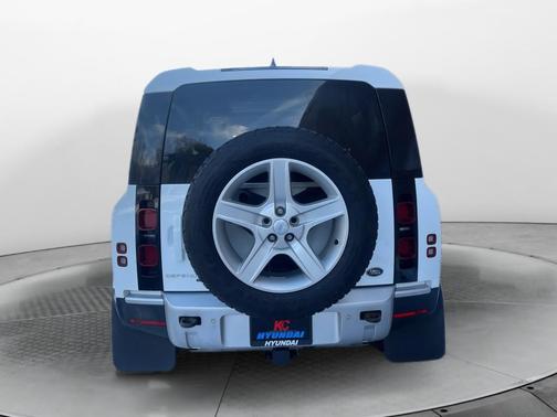 2023 Land Rover Defender 90 SE