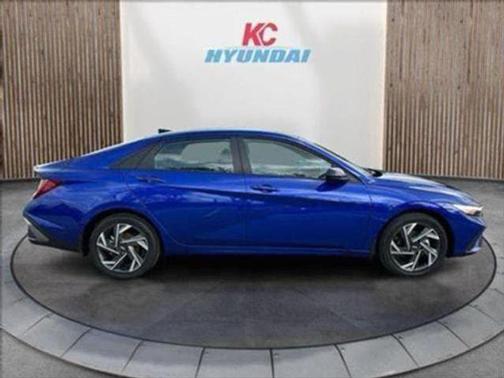 2025 Hyundai ELANTRA HEV SEL Sport