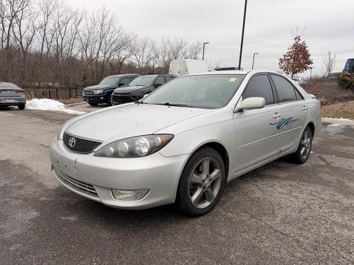 2005 Toyota Camry SE V6