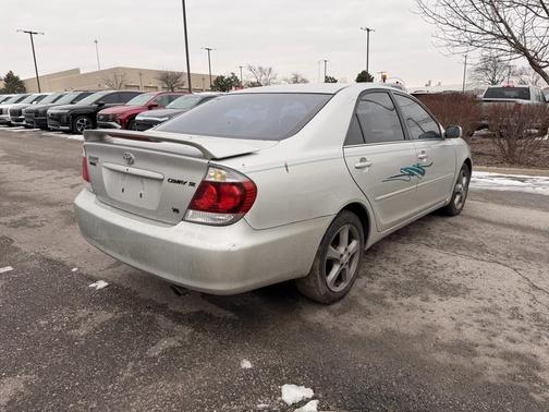 2005 Toyota Camry SE V6