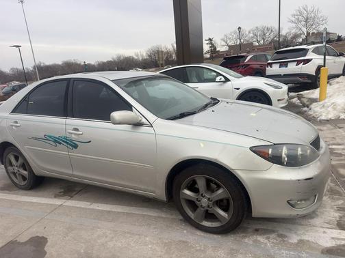 2005 Toyota Camry SE V6