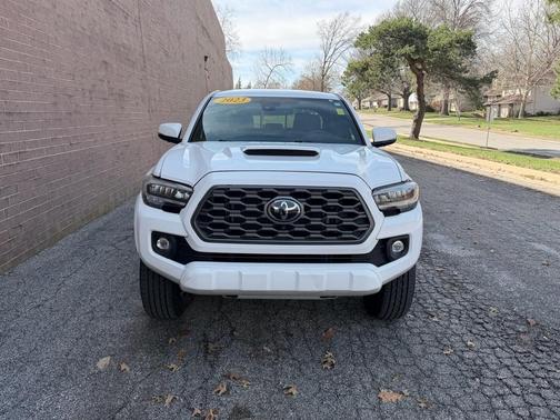 Ice Cap 2023 Toyota Tacoma TRD Sport