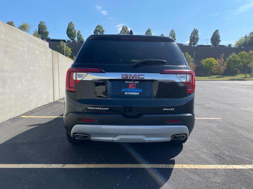 2023 GMC Acadia AWD SLT