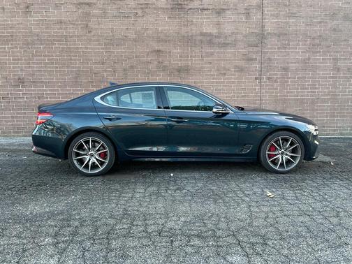 2025 Genesis G70 2.5T RWD