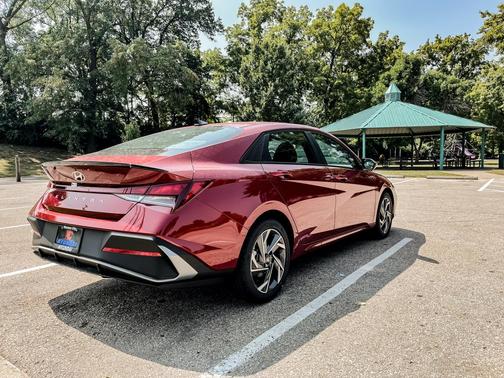 2025 Hyundai ELANTRA Sport