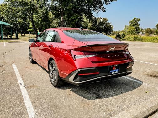2025 Hyundai ELANTRA Sport