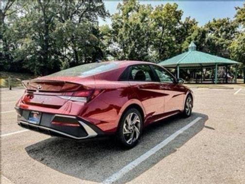 2025 Hyundai ELANTRA Sport