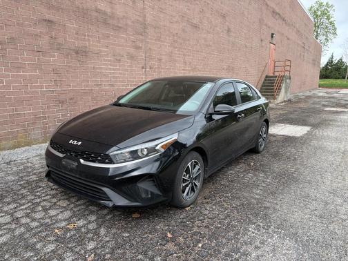 Aurora Black 2023 Kia Forte LXS