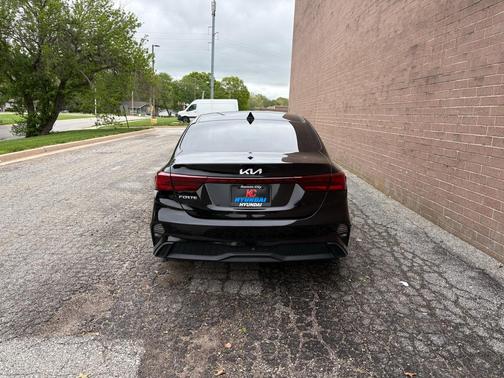 Aurora Black 2023 Kia Forte LXS