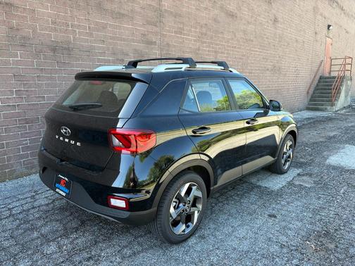 Onyx Black 2026 Hyundai VENUE SEL