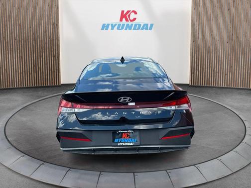 2025 Hyundai ELANTRA Sport