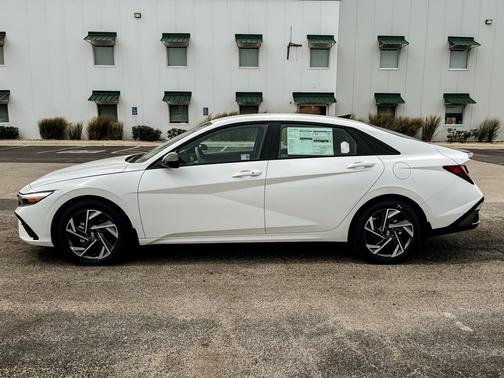 2025 Hyundai ELANTRA Sport
