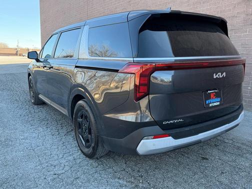 2025 Kia Carnival LX