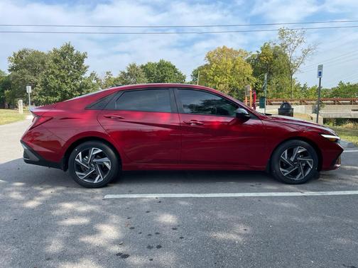 2025 Hyundai ELANTRA Sport