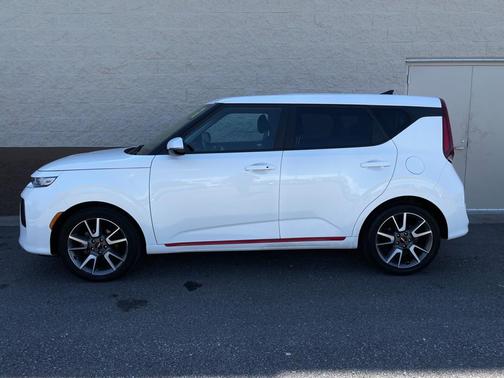 2022 Kia Soul GT-Line