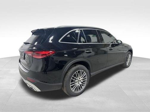 2040 2026 Mercedes-Benz GLC 300 Base 4MATIC