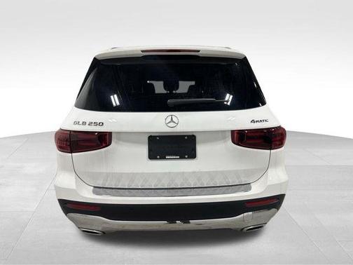 Polar White 2026 Mercedes-Benz GLB 250 Base 4MATIC