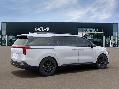 Snow 2026 Kia Carnival SX Prestige