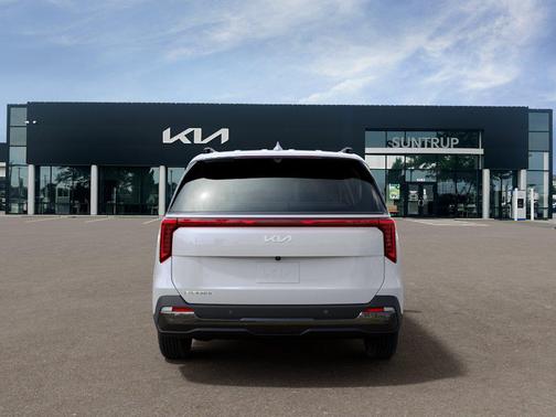 Snow 2026 Kia Carnival SX Prestige