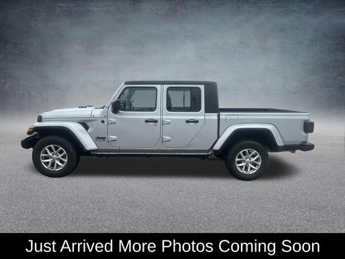 2023 Jeep Gladiator Sport S