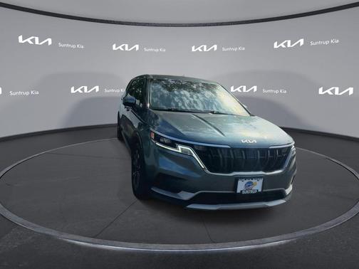 2023 Kia Carnival EX