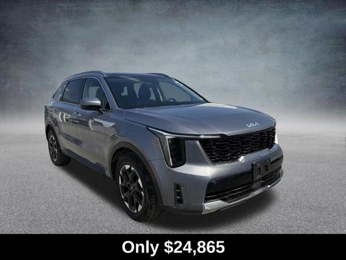 Everlasting Silver 2024 Kia Sorento S