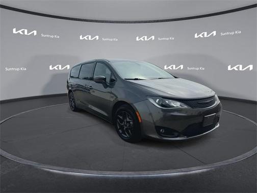 2020 Chrysler Pacifica Touring