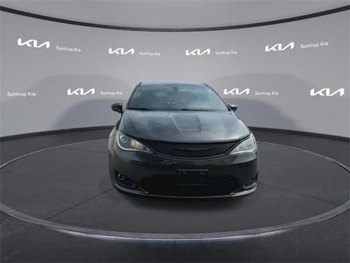 2020 Chrysler Pacifica Touring