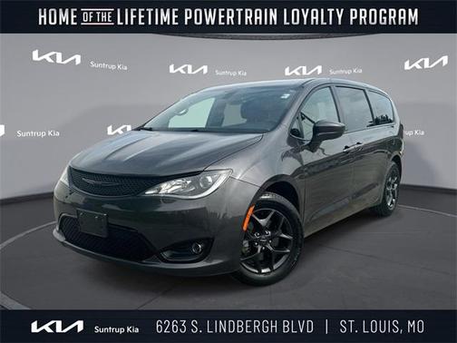 2020 Chrysler Pacifica Touring