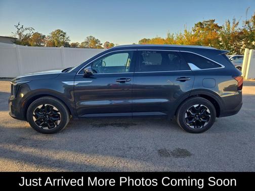 2024 Kia Sorento S