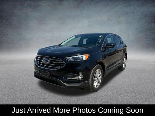 Black Metallic 2022 Ford Edge SEL