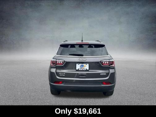 Granite Crystal Metallic Clearcoat 2023 Jeep Compass Latitude Lux