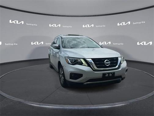 2019 Nissan Pathfinder SV