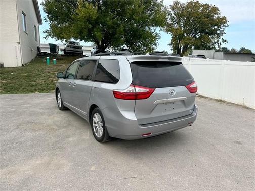 2017 Toyota Sienna Limited Premium