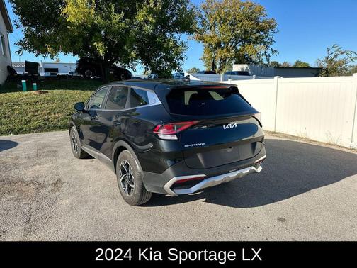 2024 Kia Sportage LX