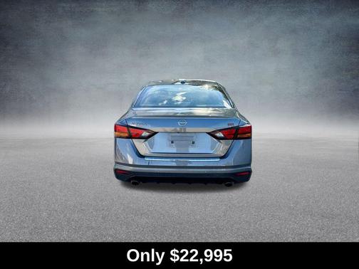 2023 Nissan Altima SR FWD