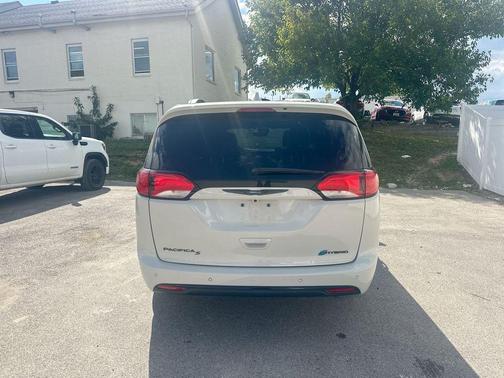 2020 Chrysler Pacifica Hybrid Limited