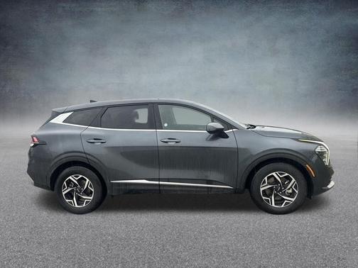 Gravity Gray 2024 Kia Sportage LX