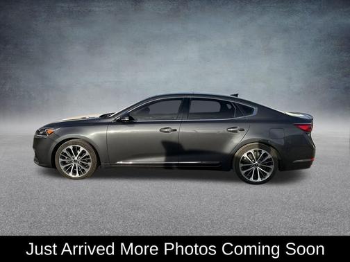 2017 Kia Cadenza Technology