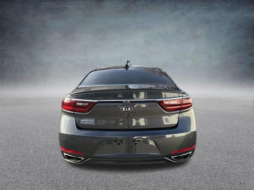 2017 Kia Cadenza Technology
