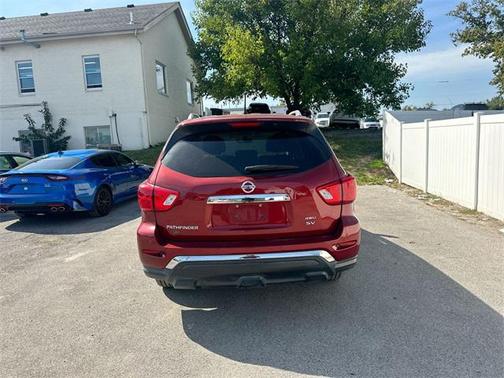 2017 Nissan Pathfinder SV