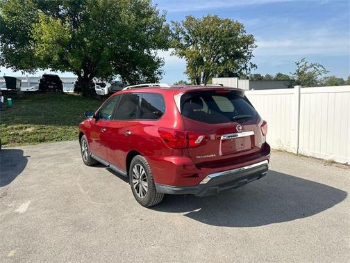 2017 Nissan Pathfinder SV