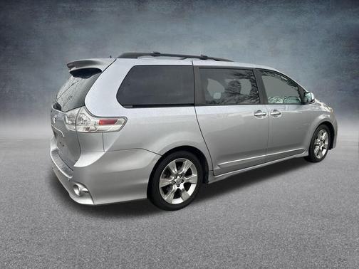 2013 Toyota Sienna SE