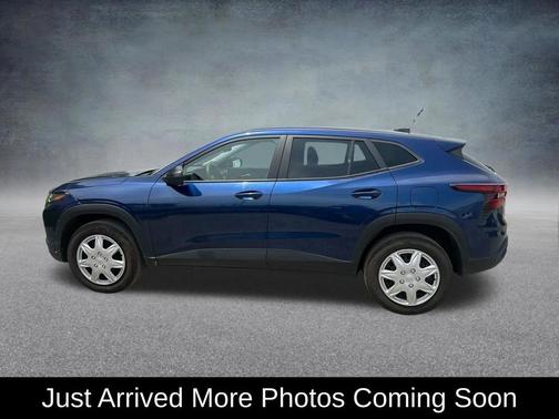 Blue Glow Metallic 2024 Chevrolet Trax LS