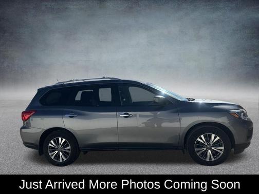 2018 Nissan Pathfinder S