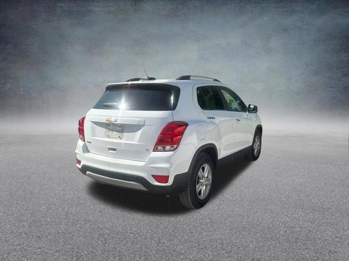 Summit White 2020 Chevrolet Trax LT