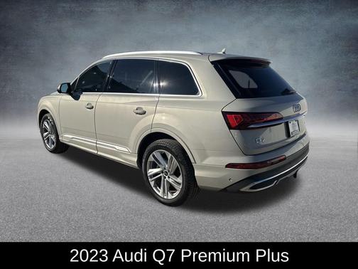 2023 Audi Q7 45 Premium Plus