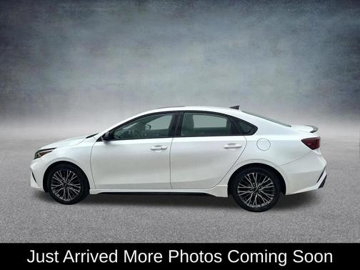 Snow White Pearl 2023 Kia Forte GT-Line