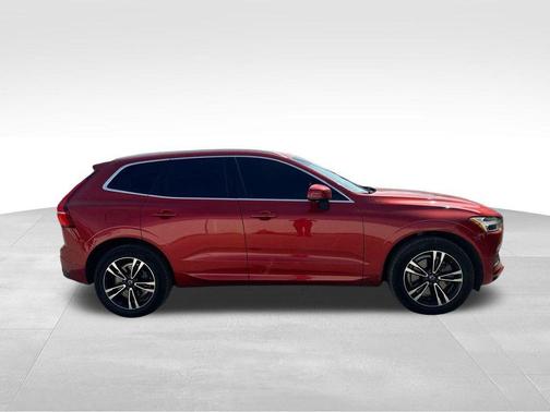 2020 Volvo XC60 T6 Momentum